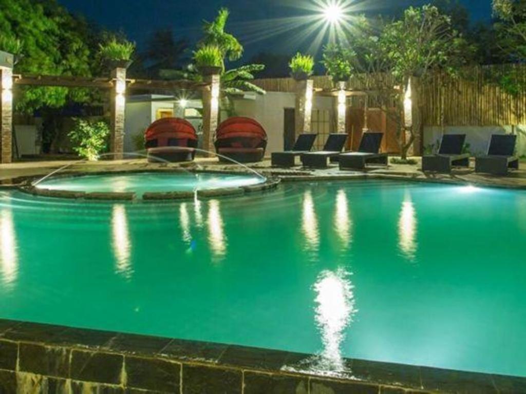 Yeak Loam Hotel Banlung Exteriör bild