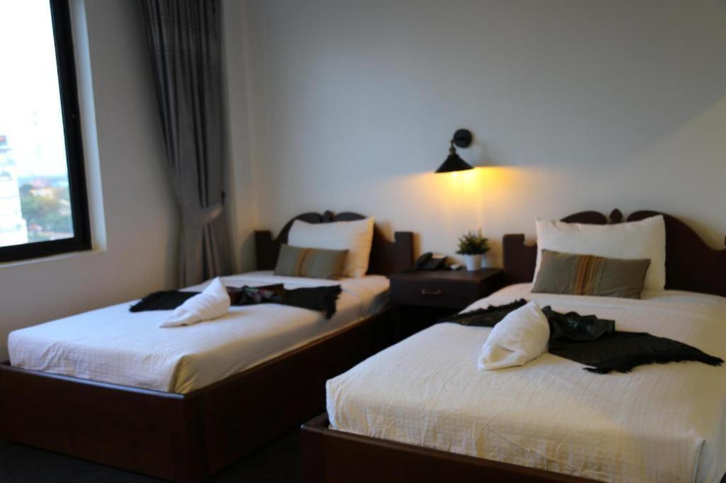 Yeak Loam Hotel Banlung Exteriör bild