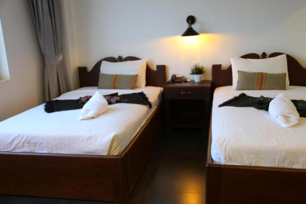 Yeak Loam Hotel Banlung Exteriör bild