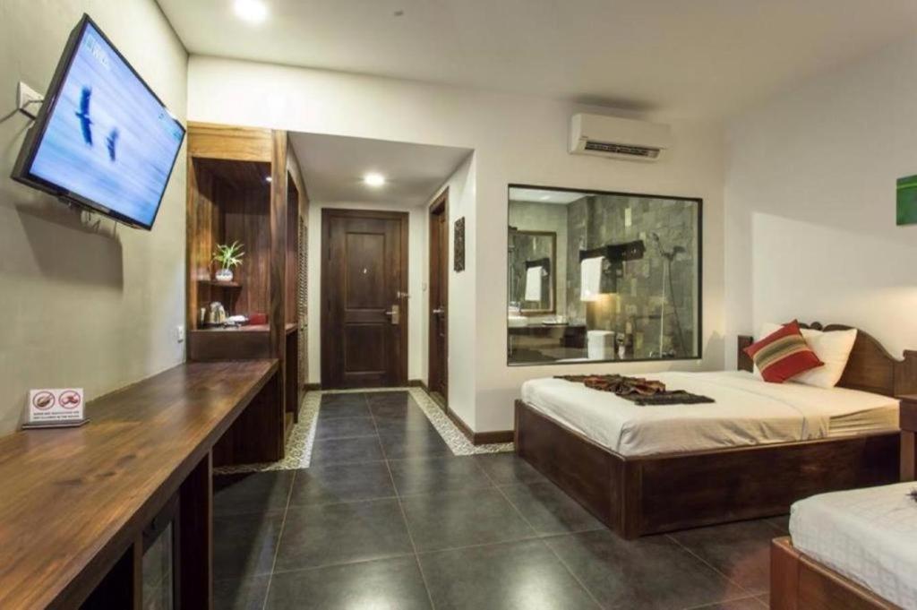 Yeak Loam Hotel Banlung Exteriör bild